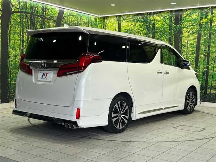 Toyota Alphard 2022 — миниатюра 3