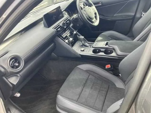 Lexus IS 2023 — миниатюра 5