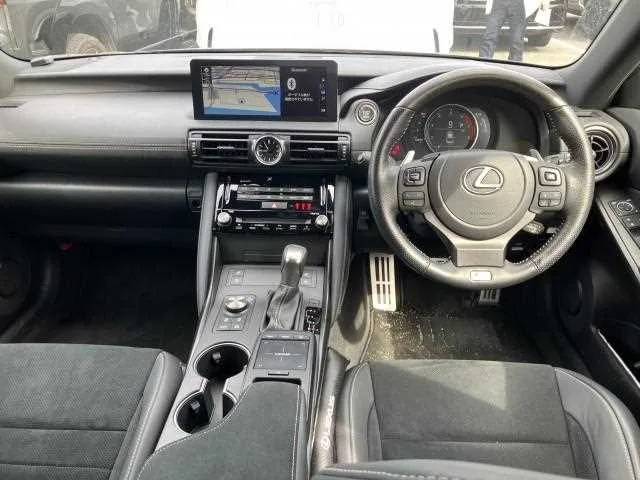 Lexus IS 2023 — миниатюра 2