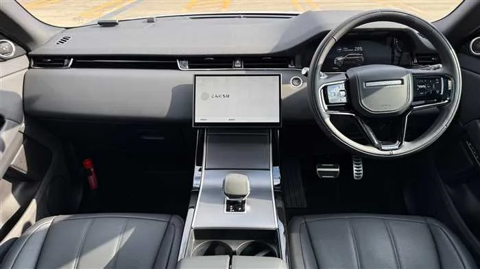 Land Rover Range Rover Evoque R- HSE P300e PHEV 4WD 2025 — миниатюра 2