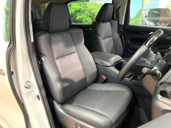Toyota Alphard 2023 — миниатюра 3