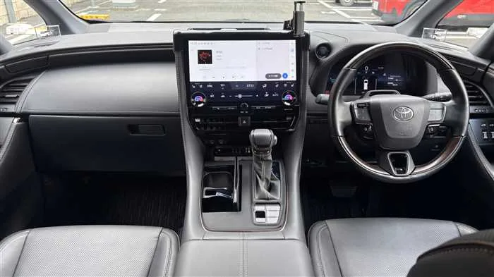 Toyota Alphard Z 2024 — миниатюра 2