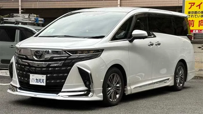 Toyota Alphard Z 2024 — фото 1, купить с доставкой в Москву