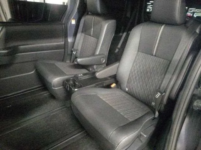Toyota Noah 2022 — миниатюра 5