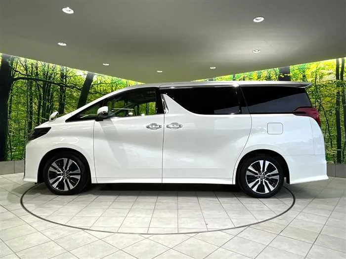 Toyota Alphard 2023 — миниатюра 3