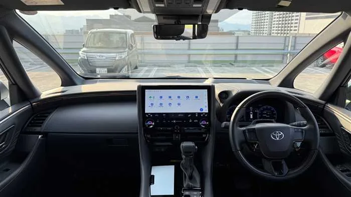 Toyota Alphard Z 2024 — миниатюра 2
