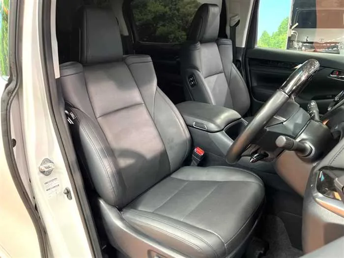 Toyota Alphard 2023 — миниатюра 3