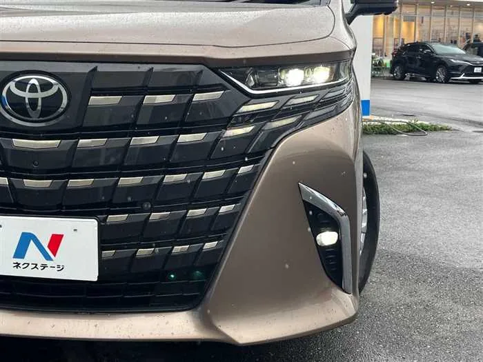 Toyota Alphard 2023 — миниатюра 3