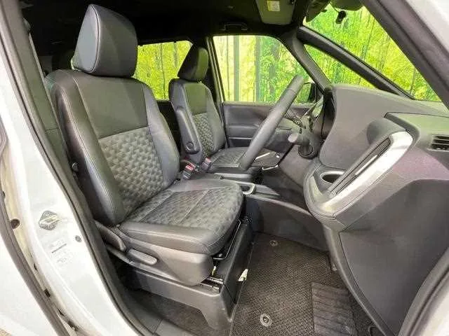 Toyota Voxy 2025 — миниатюра 3