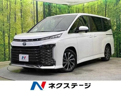 Toyota Voxy 2025 купить в Москве