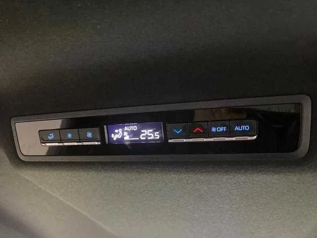 Toyota Voxy 2022 — миниатюра 5