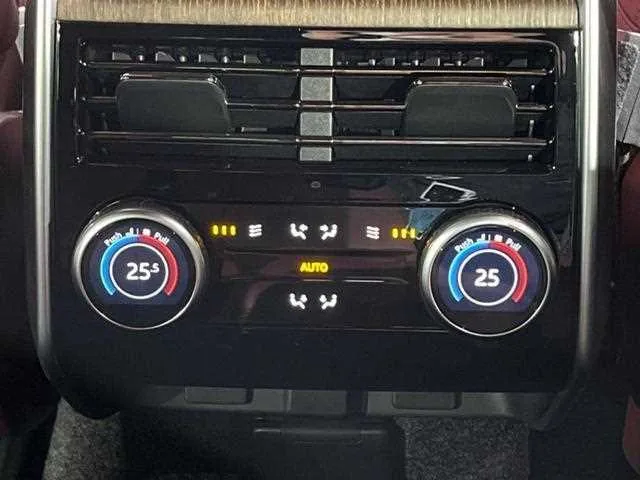 Land Rover Range Rover 2025 — миниатюра 3