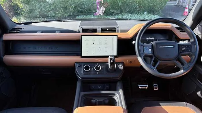 Land Rover Defender 110 X HSE D300 2024 — миниатюра 2