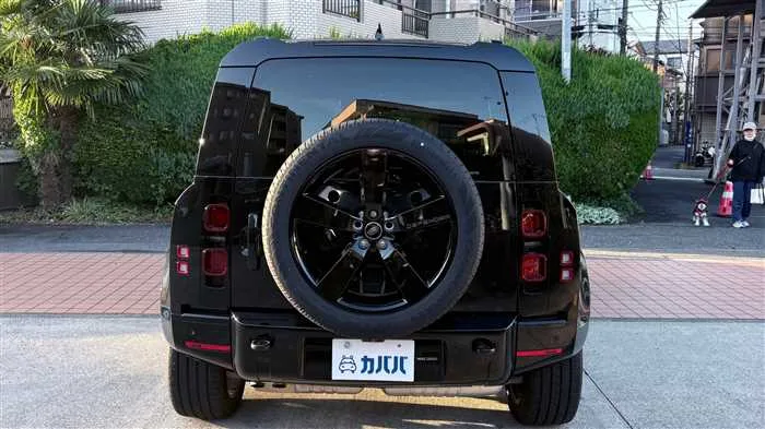 Land Rover Defender 110 X HSE D300 2024 — миниатюра 4