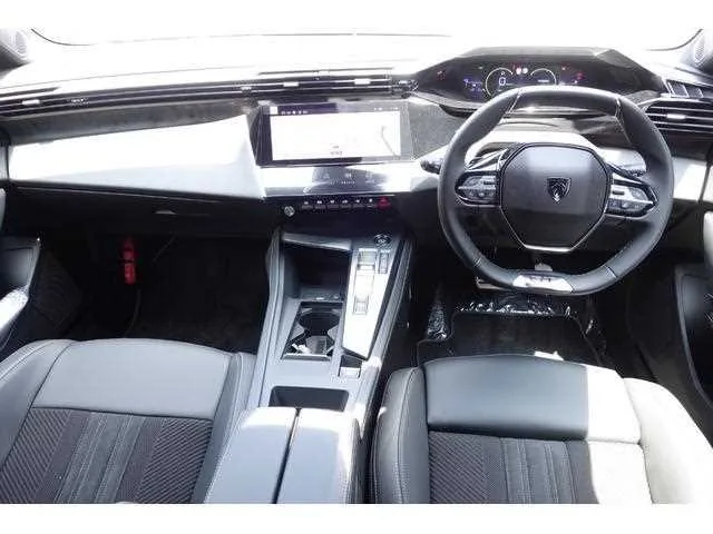 Peugeot 308 2025 — миниатюра 2