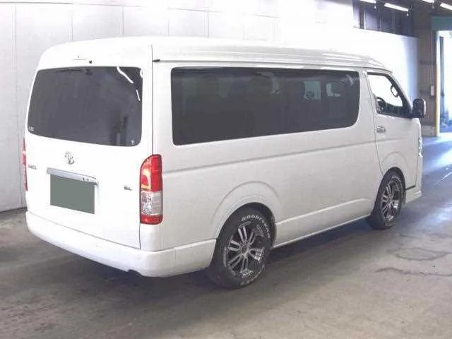 Toyota Hiace Wagon 2023 — миниатюра 2