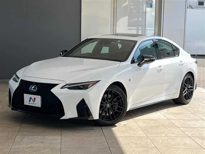 Lexus IS 2023 — фото 1, купить с доставкой в Москву