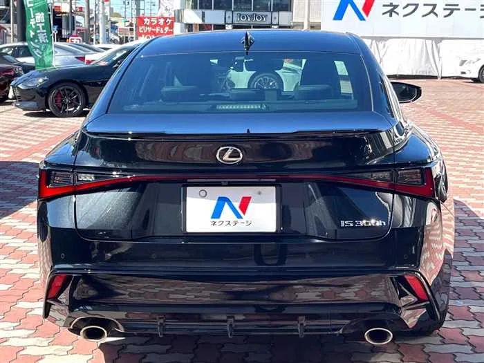 Lexus IS 2023 — миниатюра 3