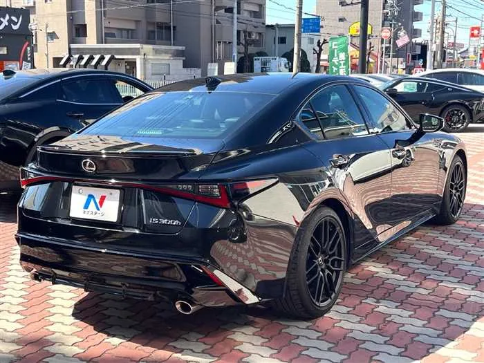 Lexus IS 2023 — миниатюра 5