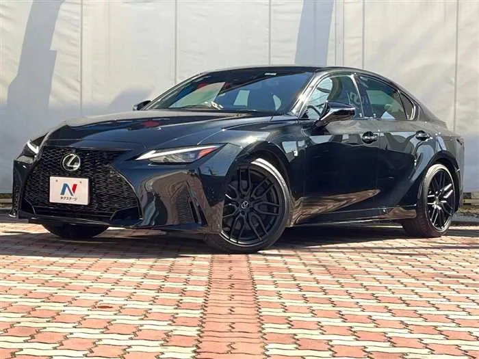 Lexus IS 2023 — фото 1, купить с доставкой в Москву
