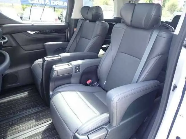 Toyota Alphard G 2023 — миниатюра 3
