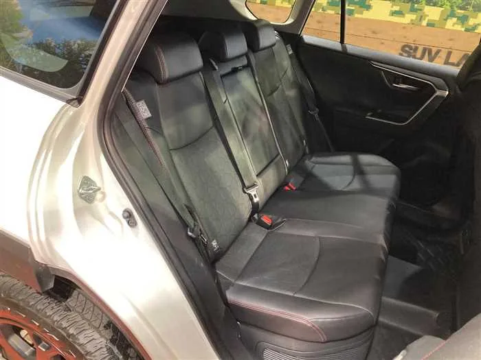 Toyota RAV4 2023 — миниатюра 3