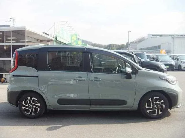 Toyota Sienta 2024 — миниатюра 2