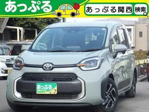 Toyota Sienta 2024 buy in Moscow
