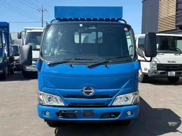Hino Dutro 2023 — миниатюра 2