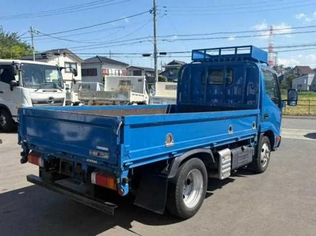 Hino Dutro 2023 — миниатюра 4