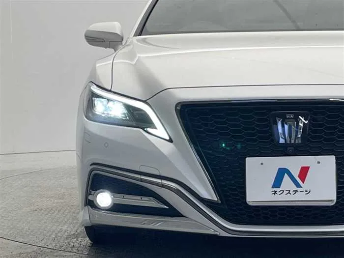 Toyota Crown Hybrid 2022 — миниатюра 3