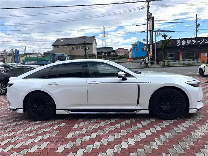 Toyota Crown 2025 — миниатюра 2