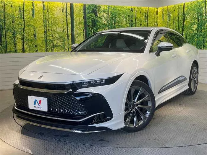 Toyota Crown 2023 — фото 1, купить с доставкой в Москву