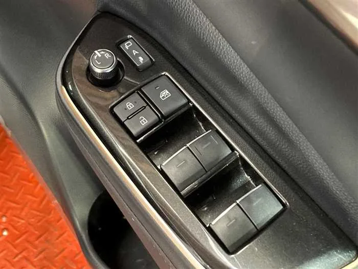 Toyota Crown 2023 — миниатюра 3