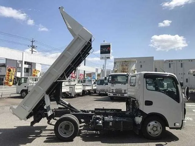 Isuzu Elf Truck 2023 — миниатюра 2