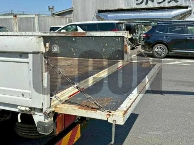 Isuzu Elf Truck 2023 — миниатюра 2
