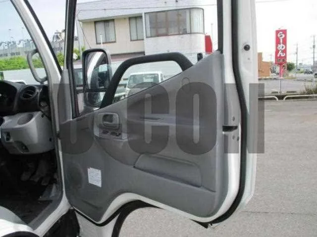 Hino Dutro 2022 — миниатюра 5