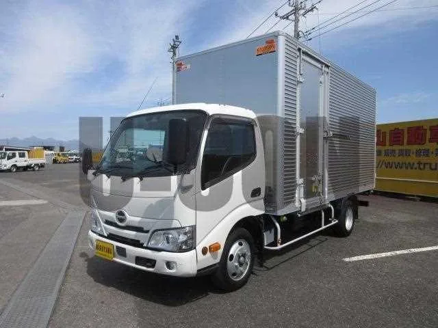 Hino Dutro 2024 — фото 1, купить с доставкой в Москву