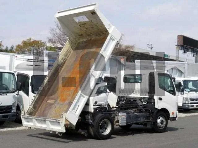 Hino Dutro 2022 — миниатюра 4
