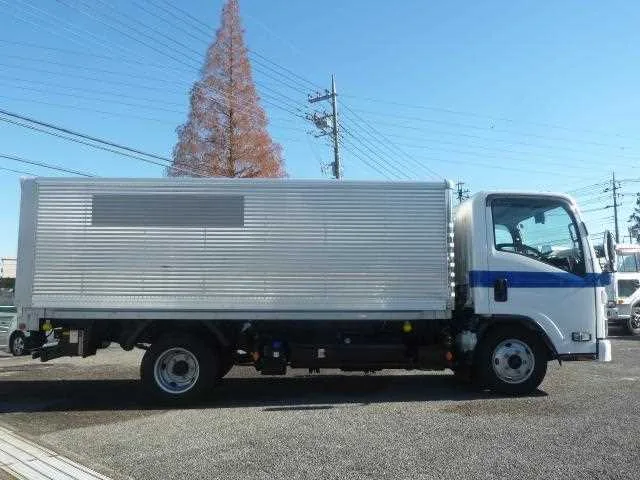 Isuzu Elf Truck 2022 — миниатюра 4