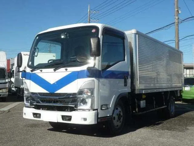 Isuzu Elf Truck 2022 — фото 1, купить с доставкой в Москву