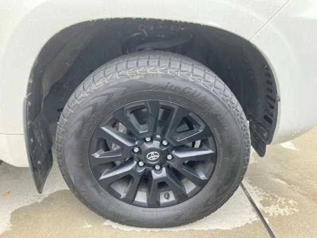 Toyota Land Cruiser Prado 2023 — миниатюра 2
