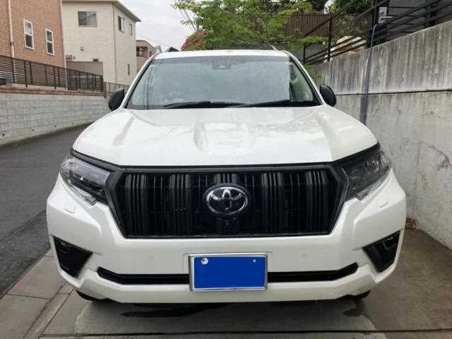 Toyota Land Cruiser Prado 2023 — фото 1, купить с доставкой в Москву