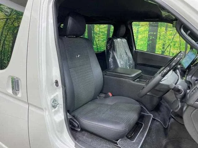 Toyota Hiace Van 2025 — миниатюра 5