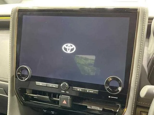 Toyota Alphard Hybrid 2024 — миниатюра 2