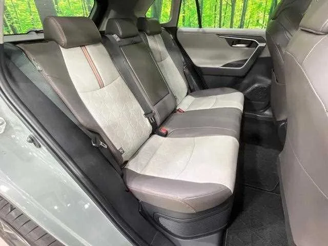 Toyota RAV4 2022 — миниатюра 3
