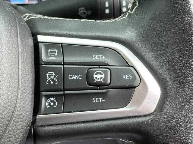 Jeep Commander 2023 — миниатюра 5
