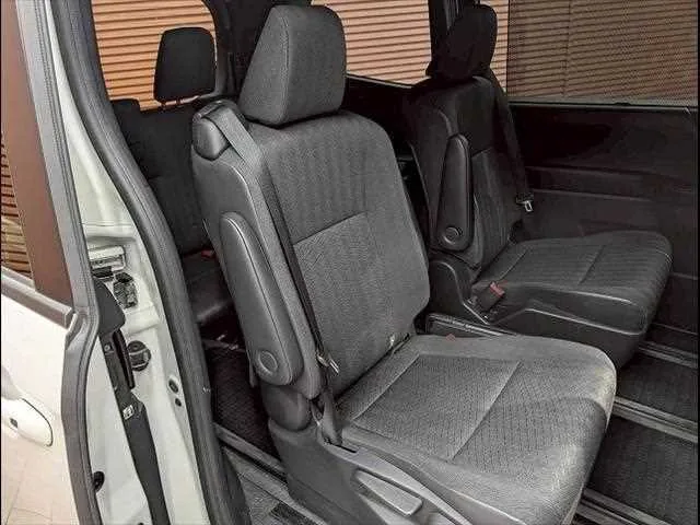 Toyota Noah 2022 — миниатюра 3
