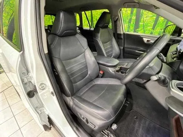Toyota RAV4 2023 — миниатюра 5