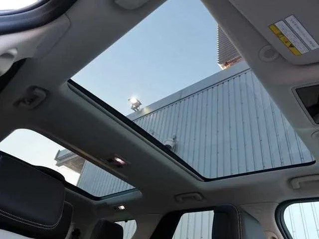 Land Rover Discovery 2025 — миниатюра 4